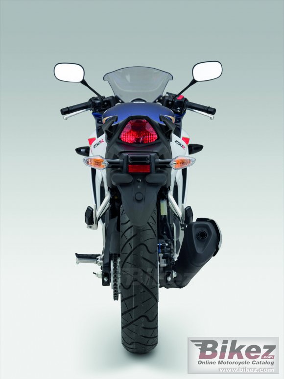 2011 Honda CBR250R photo